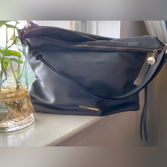 Mia K. Collection Handbag - Picture 3 of 7